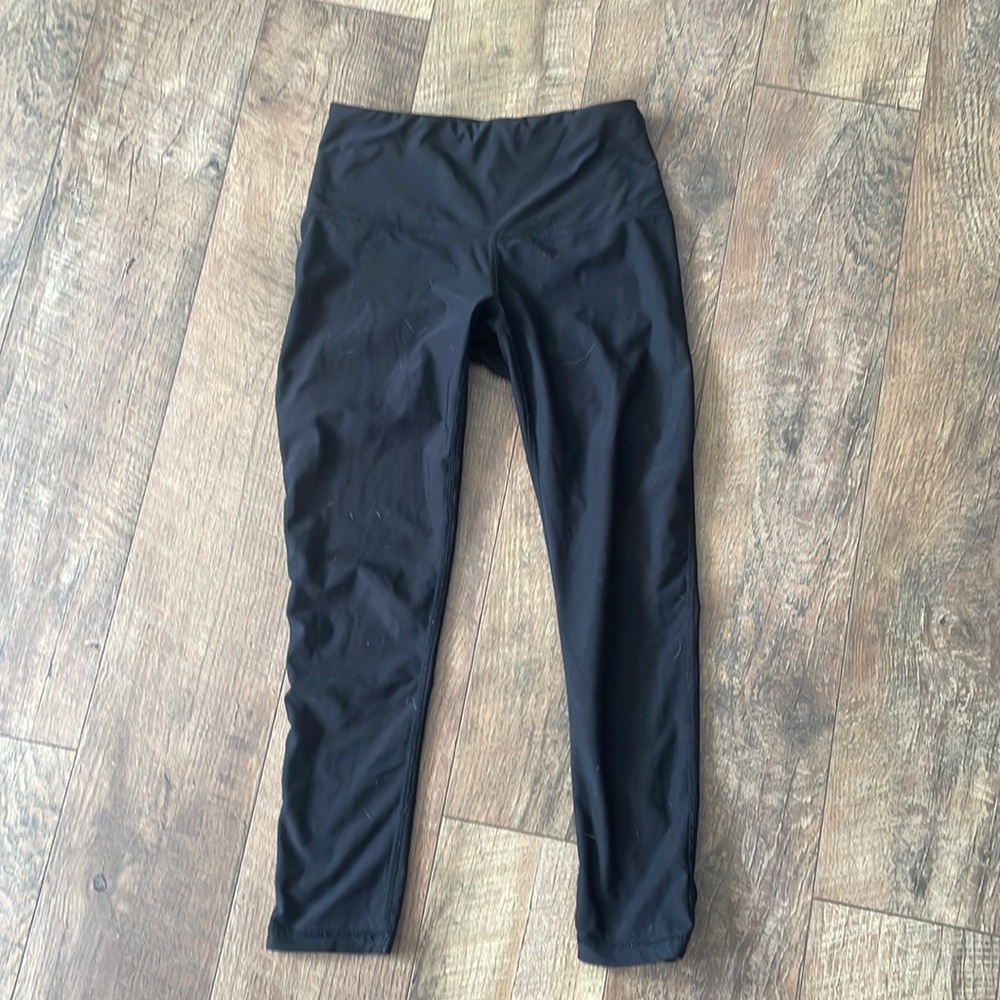 black capri leggings